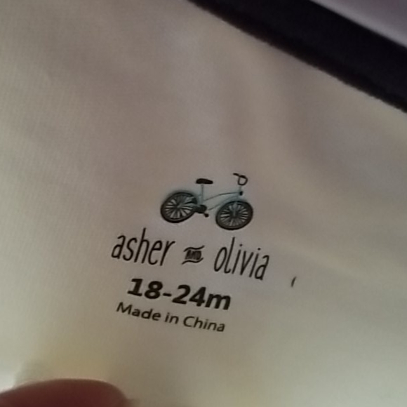 Short Sleeve Bodysuit with a Matching Pants - Picture 4 of 5